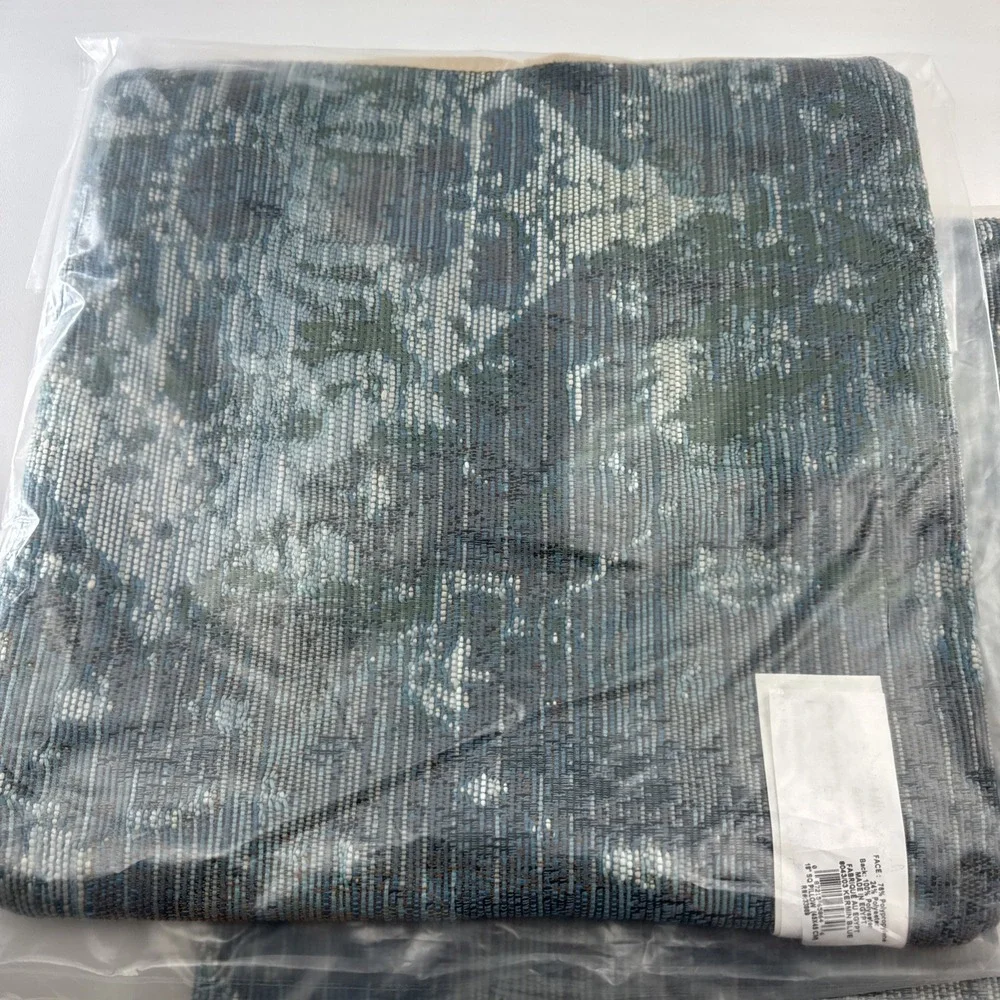 2  X Liora Manne Marina Kermin Blue 18